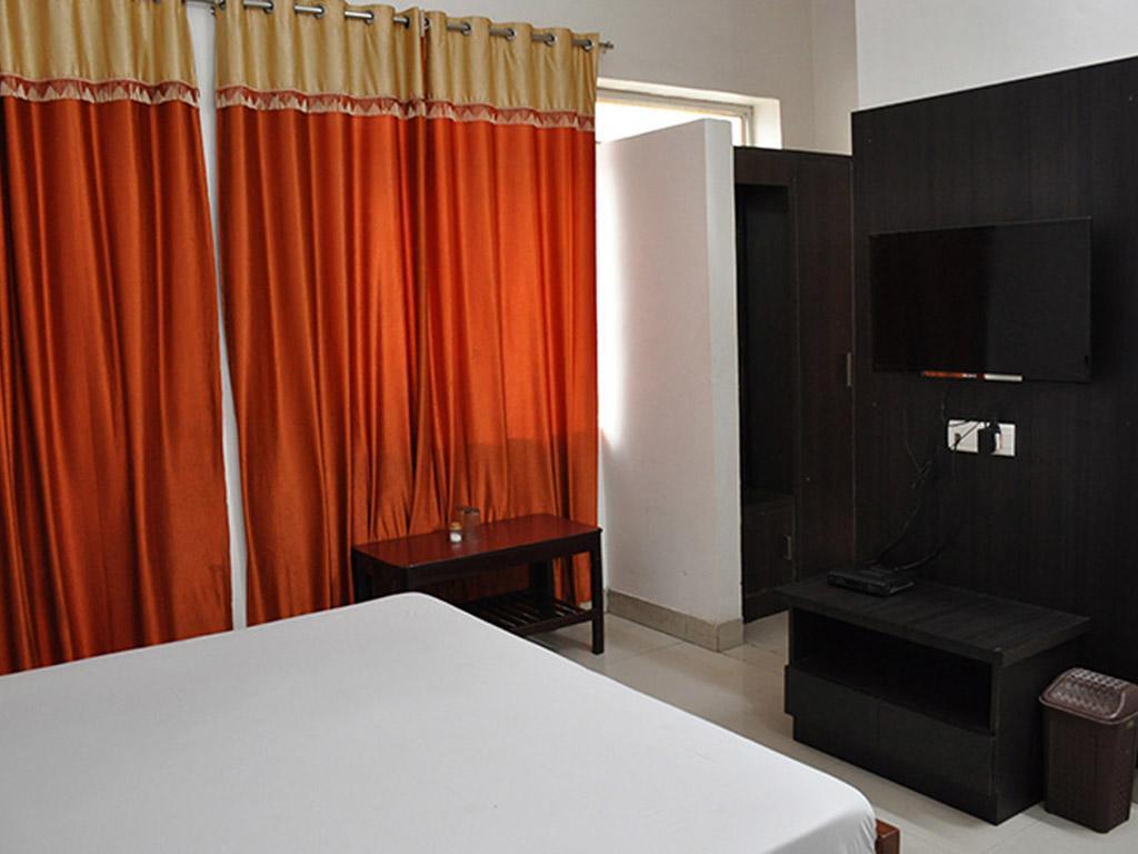 Hotel Pritam Palace Hisar Экстерьер фото
